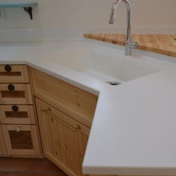 ���R�f�ނ̵��ް���݁E���ް�Ƌ�@�O�d���鎭�s�yCalmfurniture �ߓ��Ƌ�z�߲ݍނ̉����L�b�`��